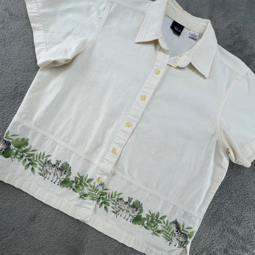 ERIKA Women's Cream Short Sleeve Button Up Shirt Zebra Leaf Print Size Medium
